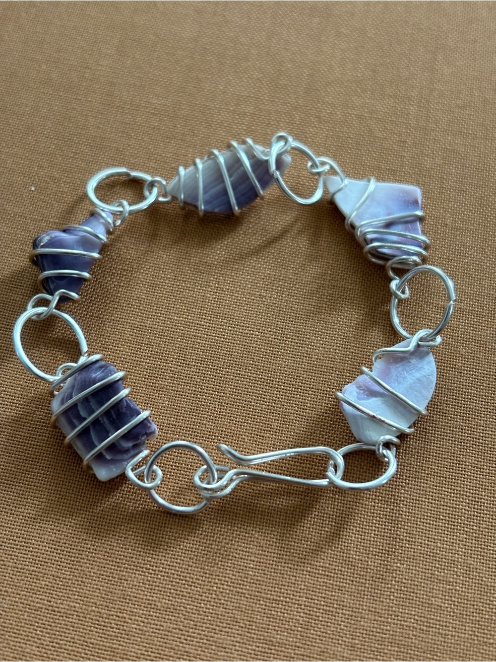 NWOT Hand Crafted Purple Wampum Shell Silver Plated Wire-Wrapped Bracelet